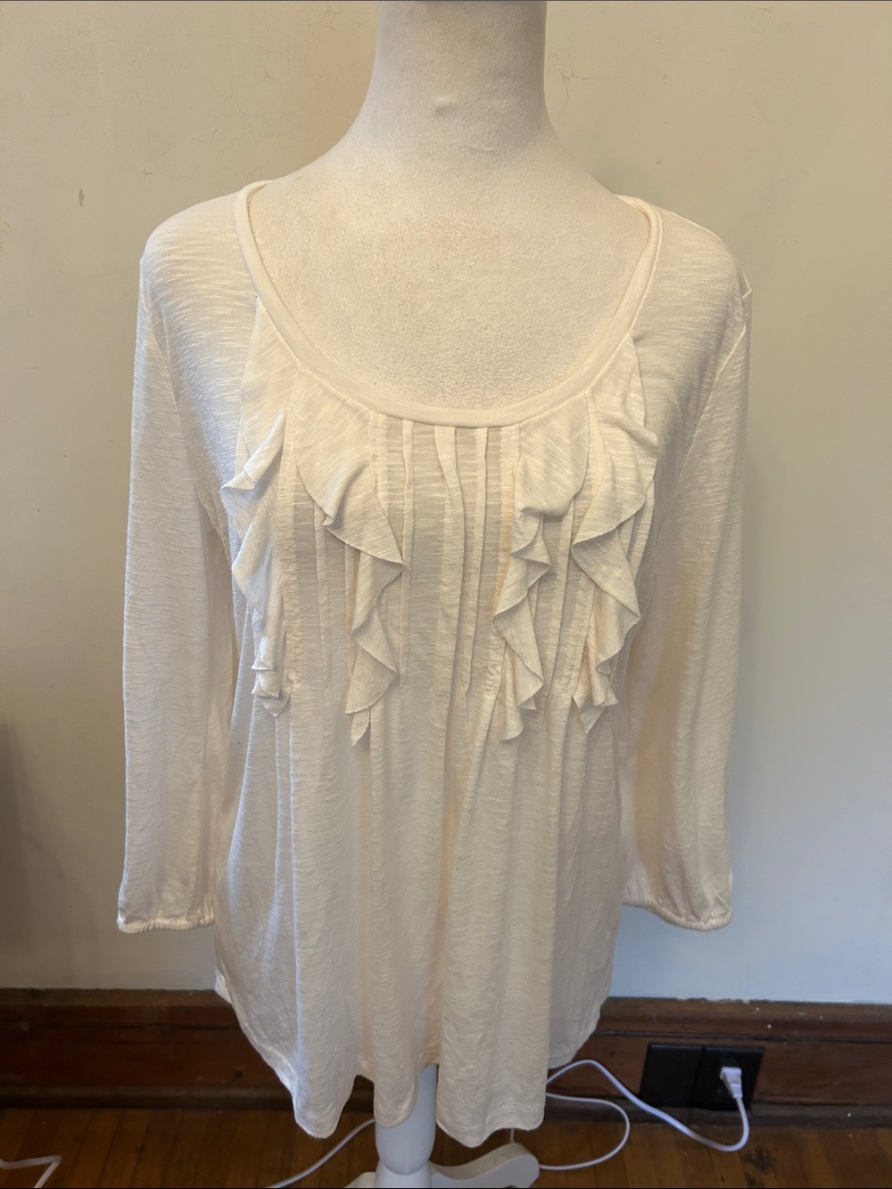 Loft Women’s Cream Ruffle Front Long-Sleeve Top Size M EUC